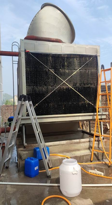 螺杆机组冷却塔清洗